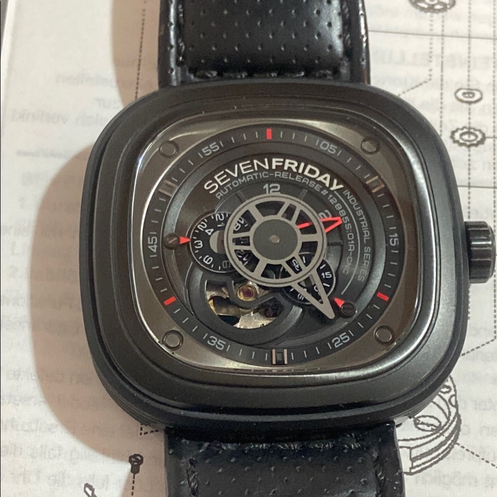 SevenFriday  p-series Black & ReD Japan 🇯🇵 Automatic Watch